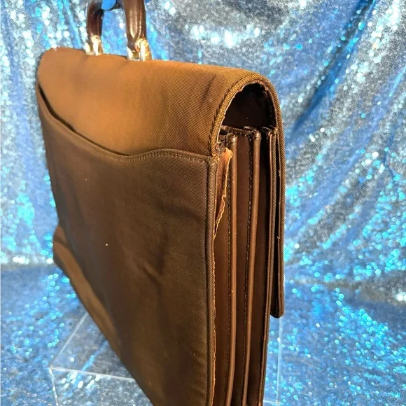 SALE TODAY - SUNDAY. Gucci Brown Leather Briefcase. Discounted Shipping - Picture 14 of 14